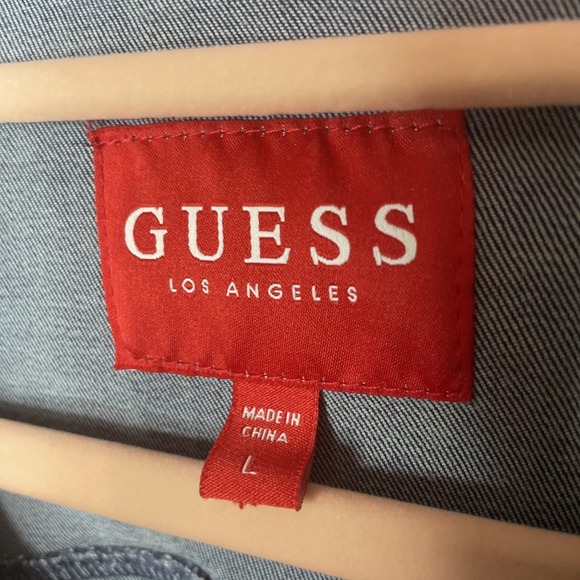 GUESS Denim Jacket Womens Large Allover Logo Blue Button Front Short Y2K Stretch - Picture 8 of 12